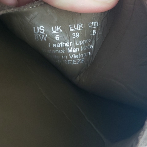 Franco Sarto suede tan flats - Picture 6 of 7